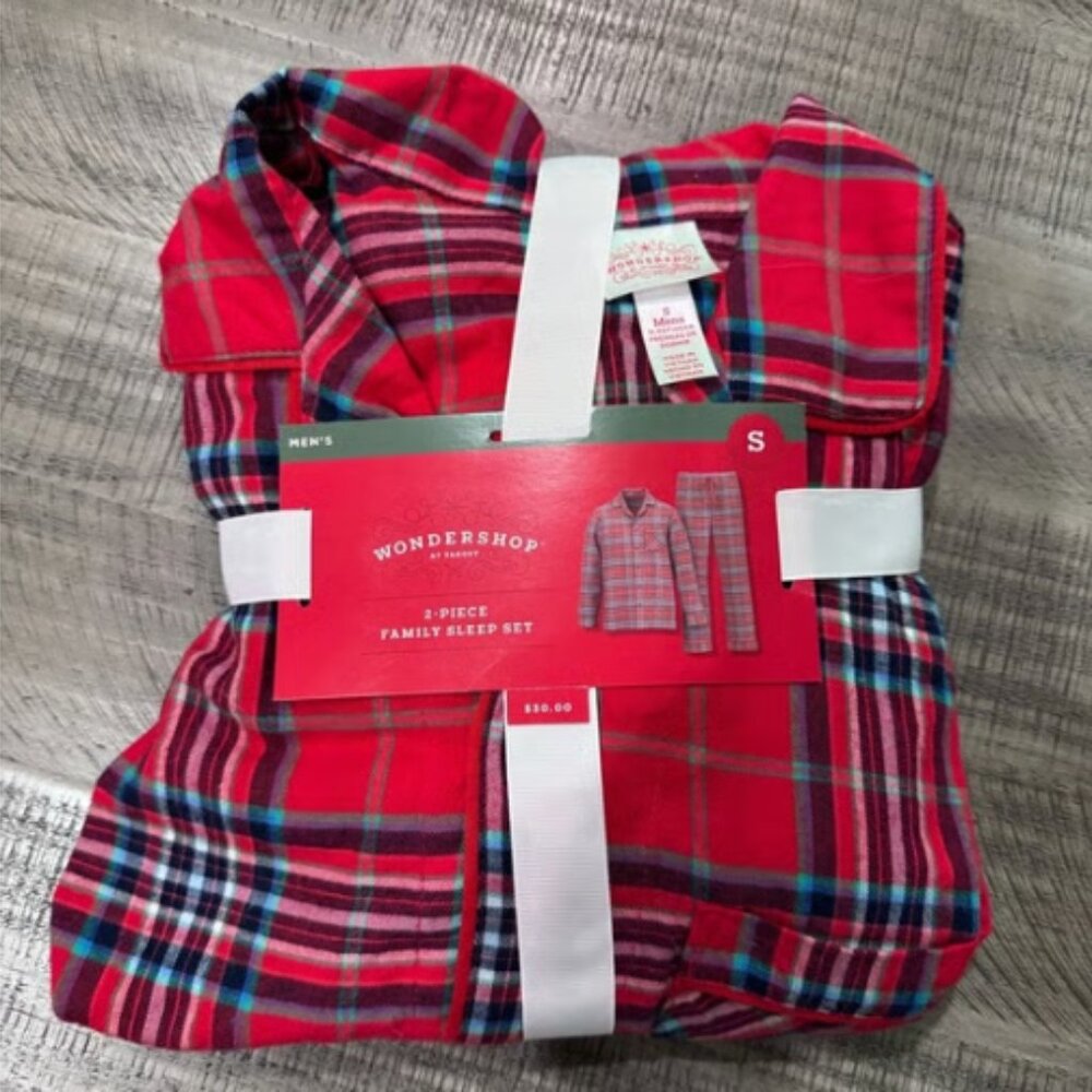 Christmas Red Plaid Flannel Holiday Pajamas - Mens size Small